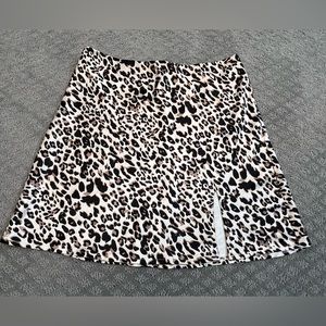 🔥Price Drop!! Alive Girl animal print satin mini skirt with front slit